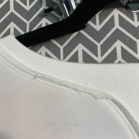 Selkie | The Pillow Sweater - Picture 7 of 7